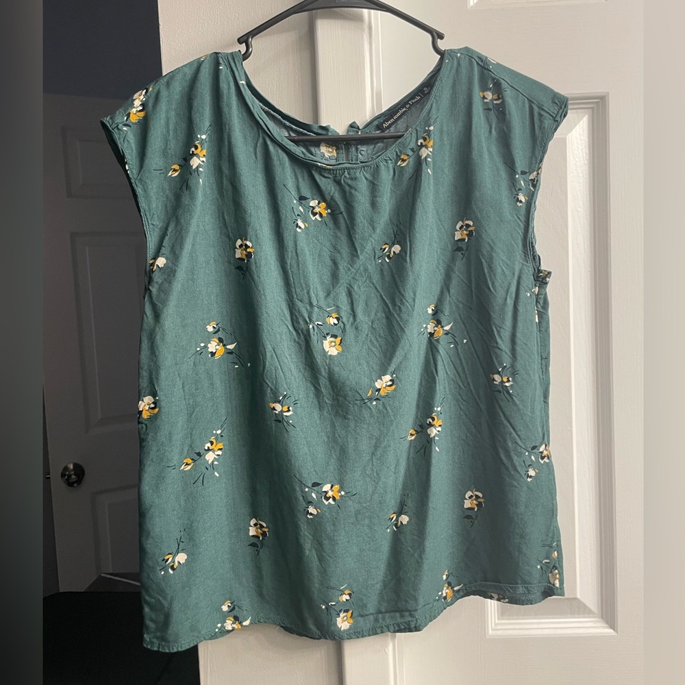Abercrombie & Fitch floral top